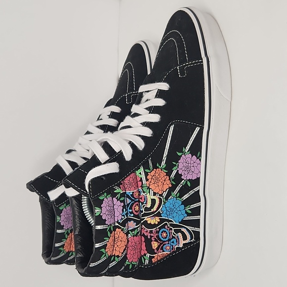 Vans Other - Vans Sk8 Day of The Dead glow in the dark skull/ flower sneakers